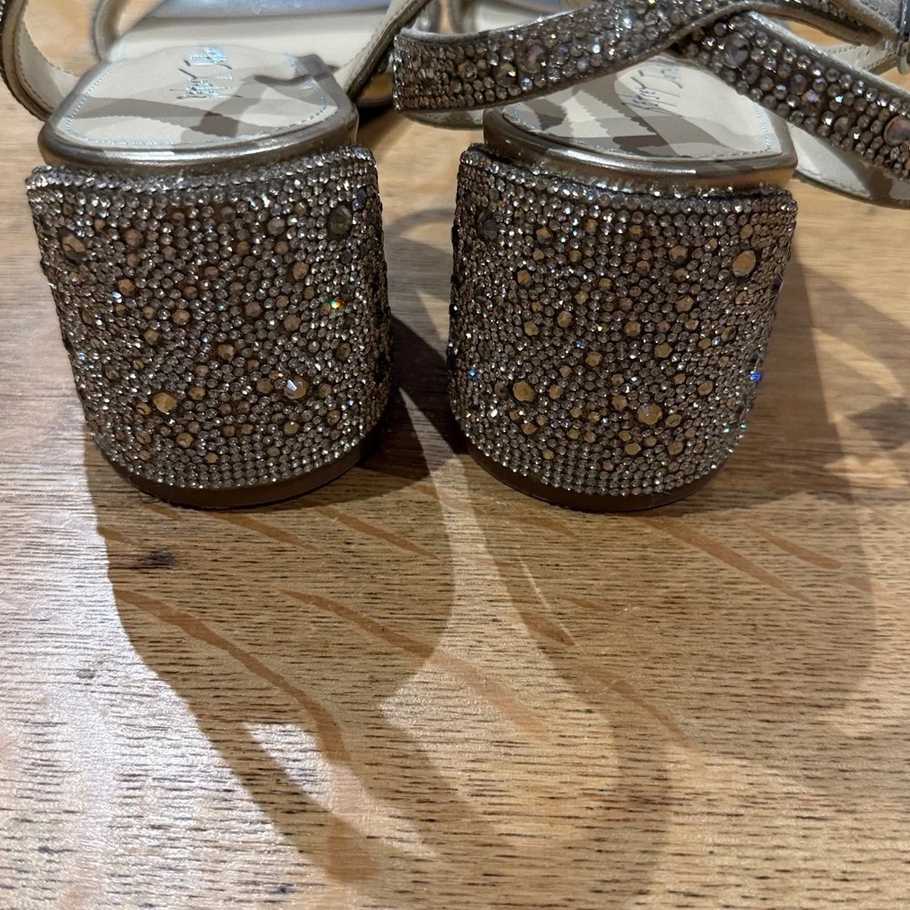 Betsey Johnson Glittering Gold Sandals. Size 9.5 - Picture 7 of 13